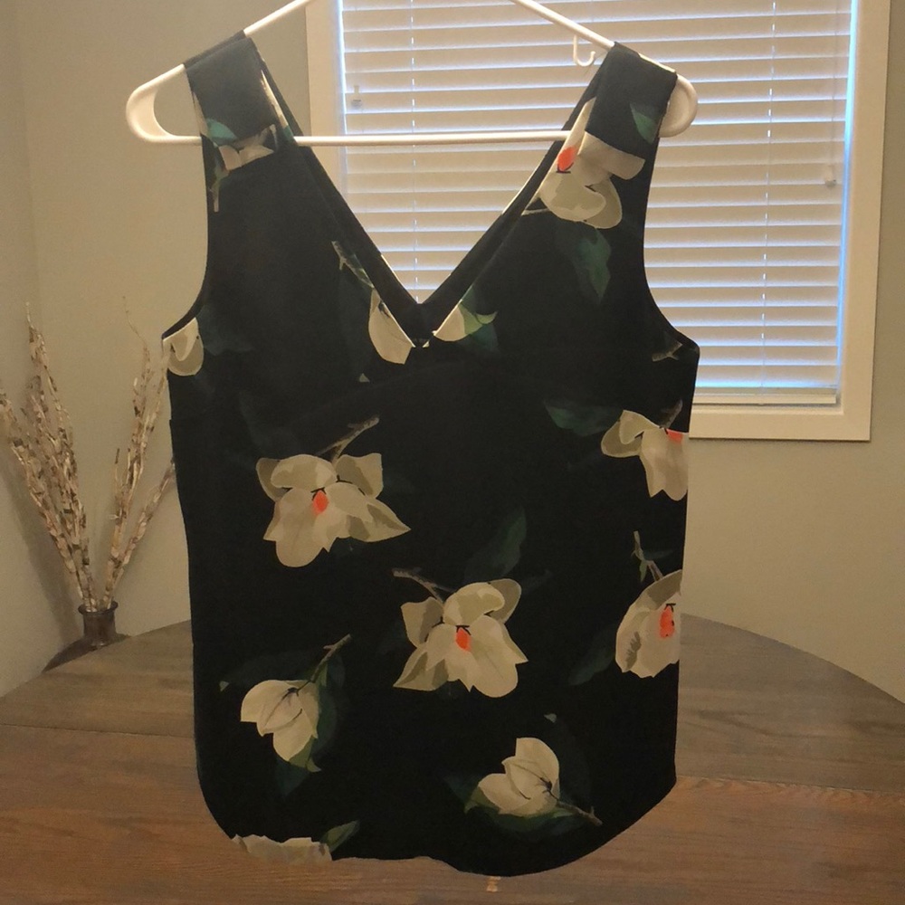 Banana republic, like new, floral tank.